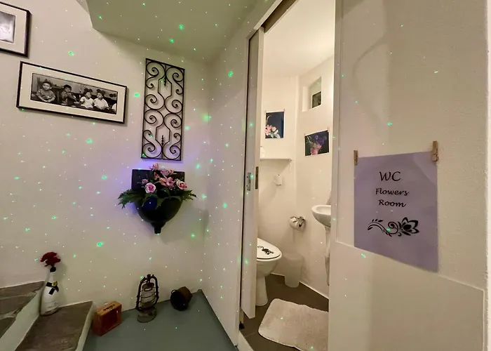 1912 - Flowers - Budget For Young Pensjonat